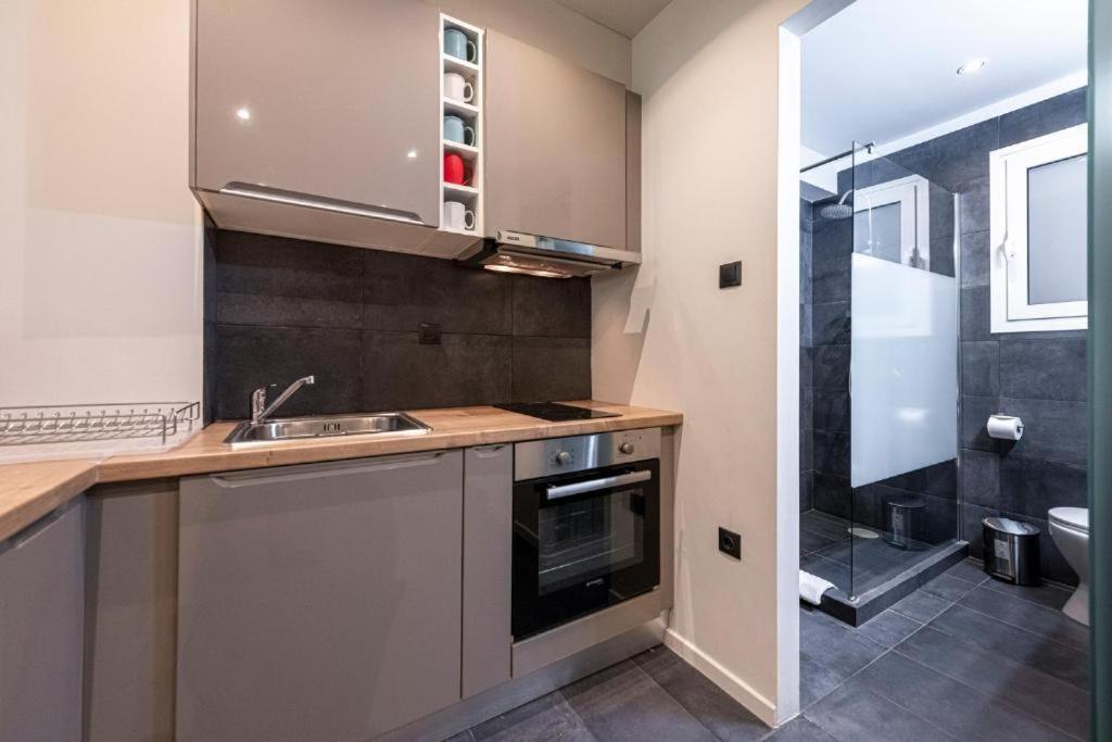 The Mint's Synesiou - Lycabettus Hill Apartment *